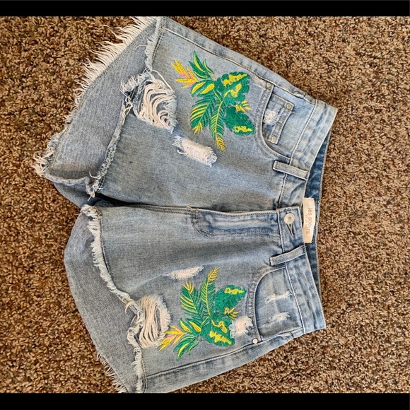 Embroidered distressed mom shorts - Picture 1 of 3